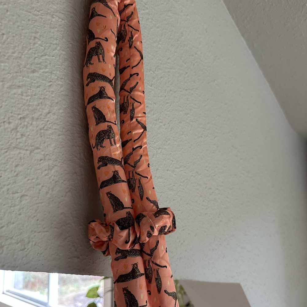 Pink Leopard Print heatless curler